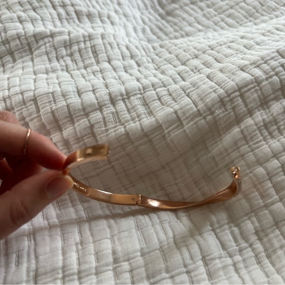 Kate spade Do The Twist Pave Hinged Bangle - Picture 8 of 10